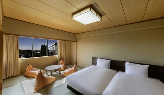 和モダンファミリールーム