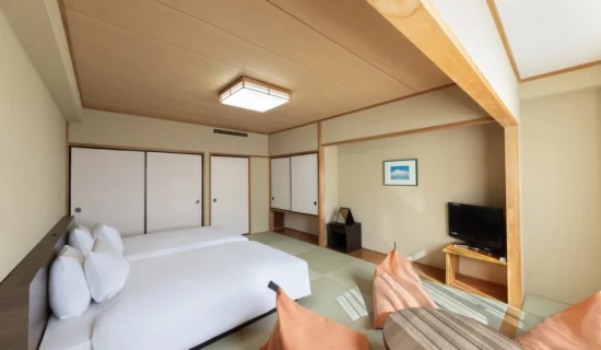 和モダンファミリールーム