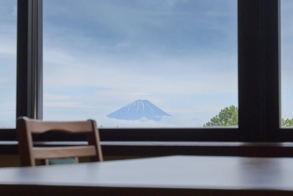 森のラウンジ｜グランドメルキュール八ヶ岳リゾート＆スパ