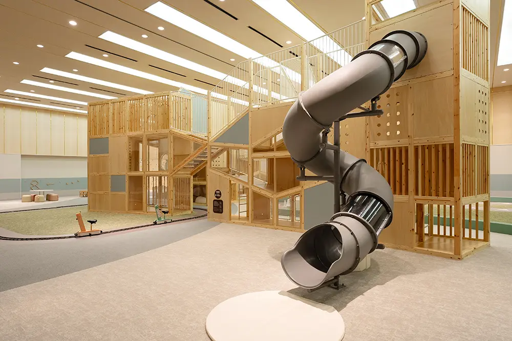 【杜の8（もりのえいと）】アリの巣タワー、ボルダリング、プラズマカー、てトロ（手回しトロッコ）